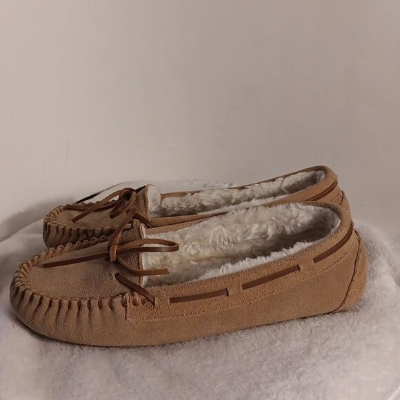Minnetonka Tan Suede Moccasin - Picture 6 of 6